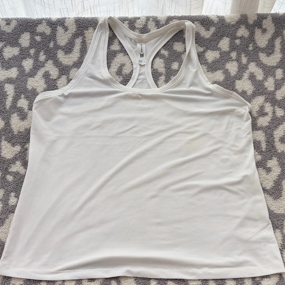 All in Motion Women's Classic White Tank Top - Picture 1 of 3